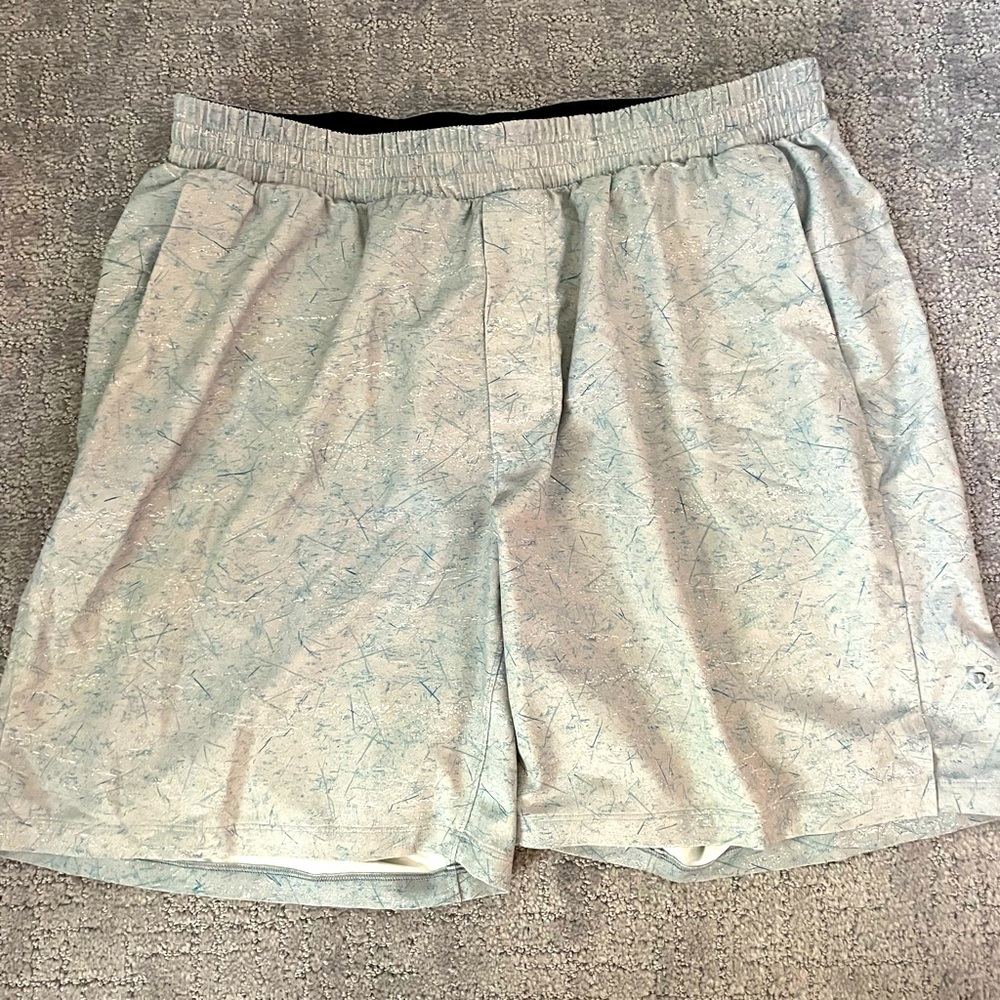 Lululemon Men’s Pool Short Linerless XL